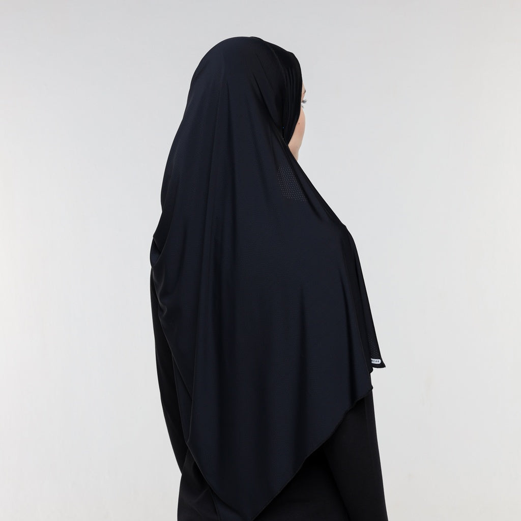 color:black