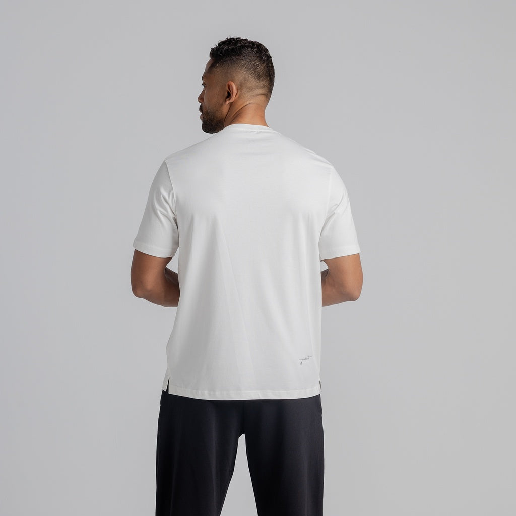 color:white