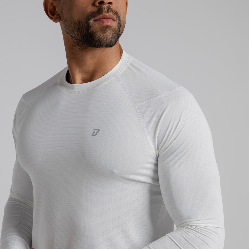 color:white