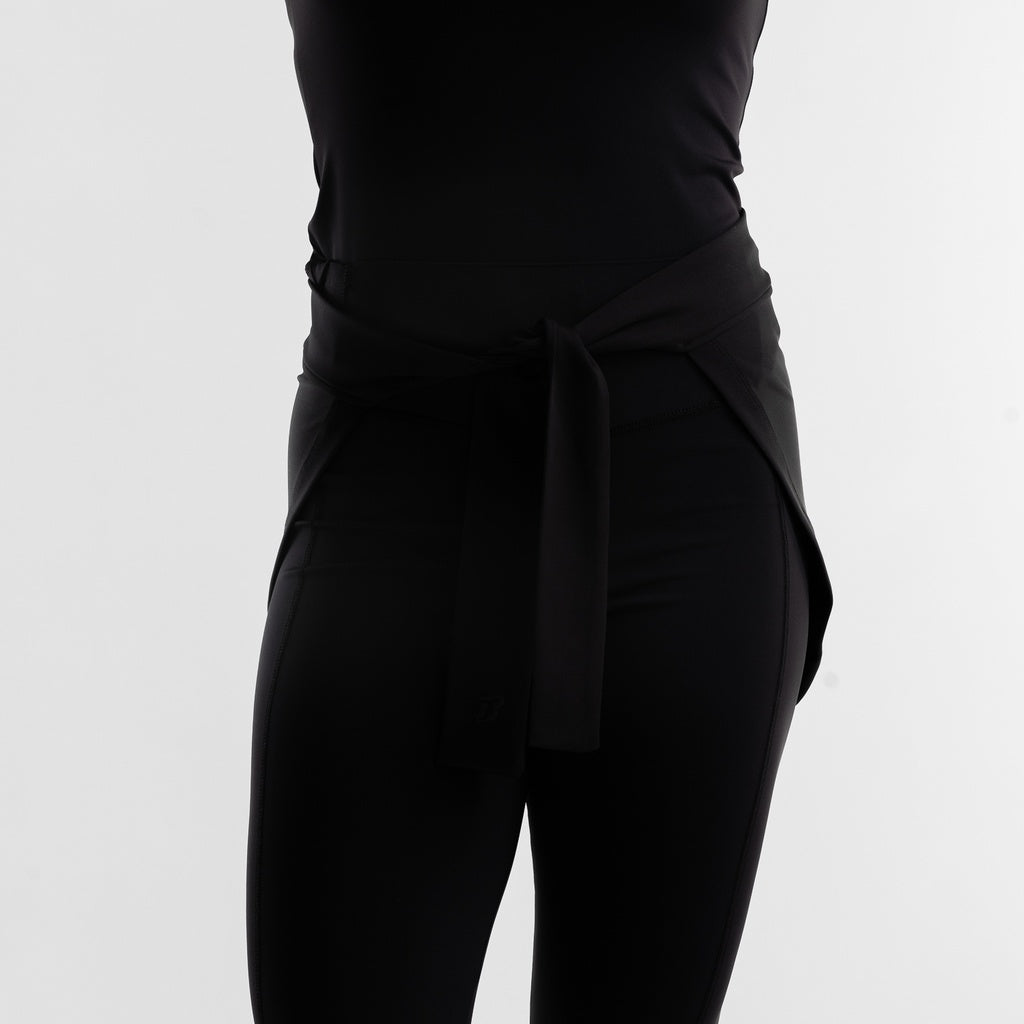 color:black