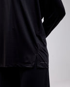 color:black