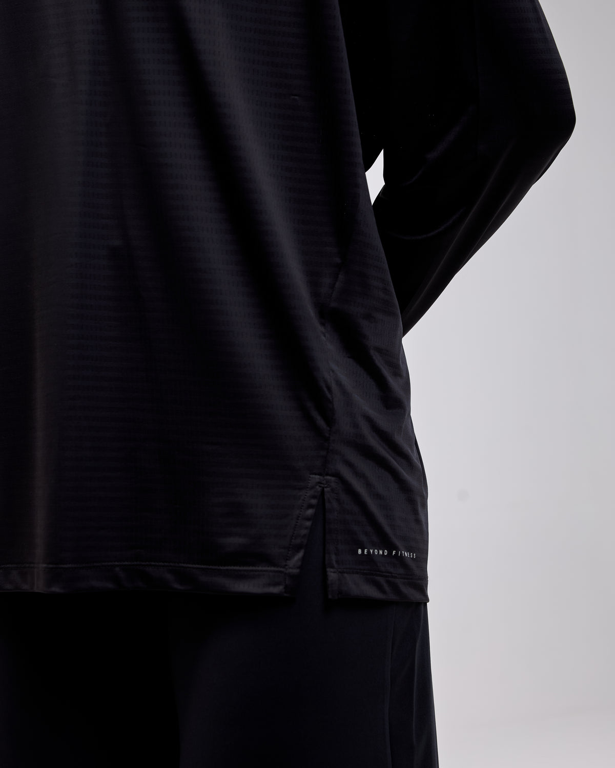 color:black