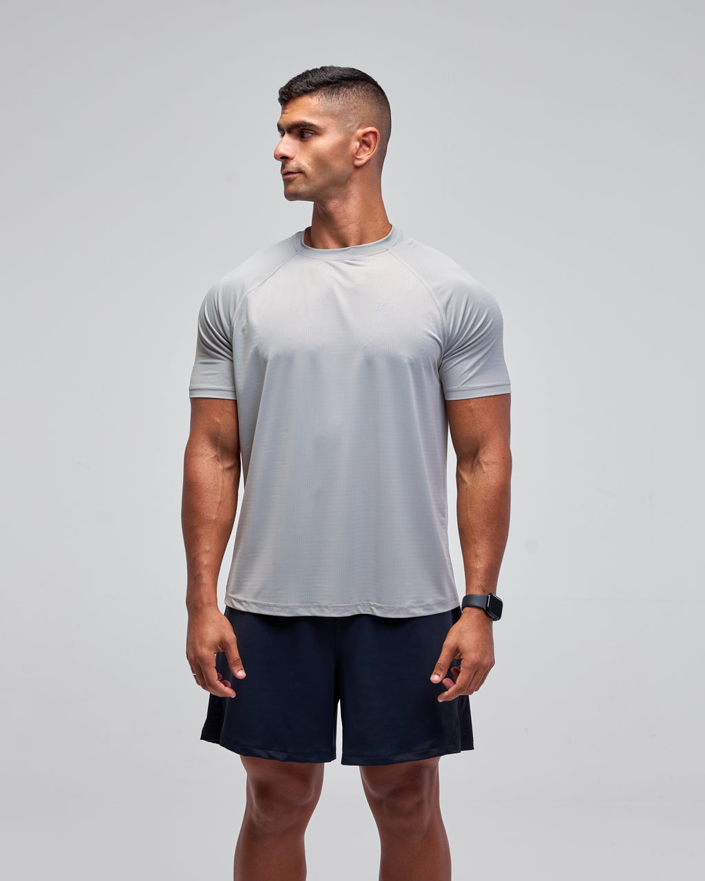 color:gray
