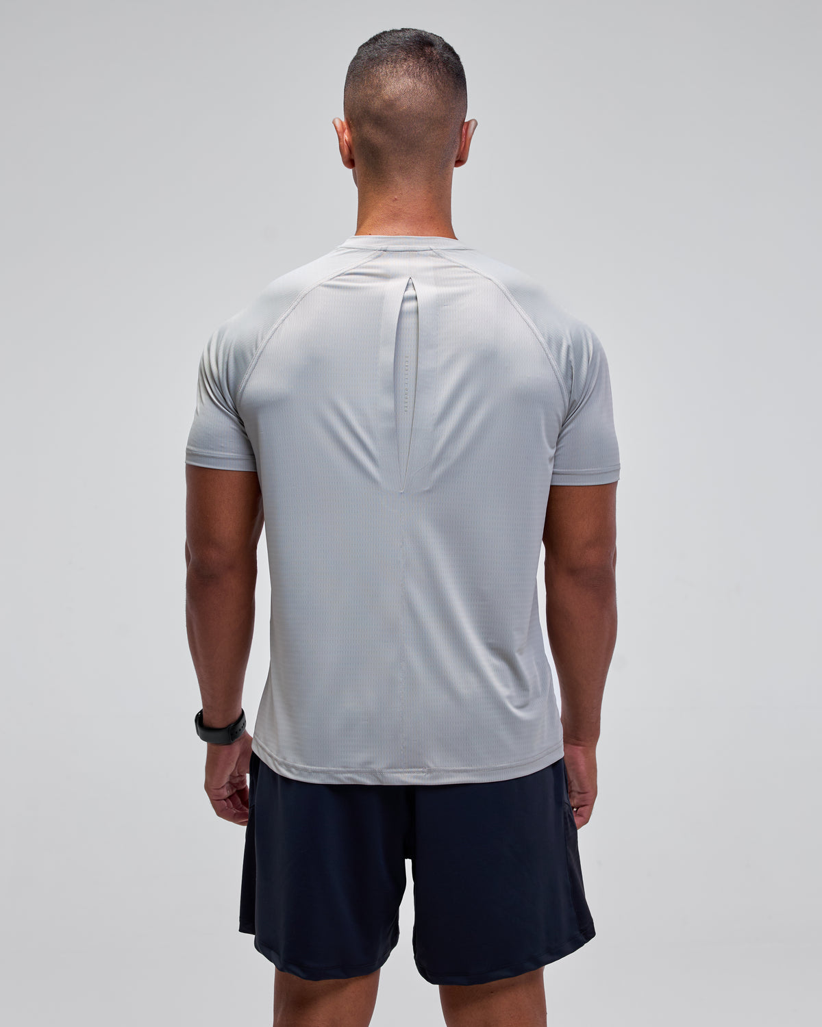 color:gray