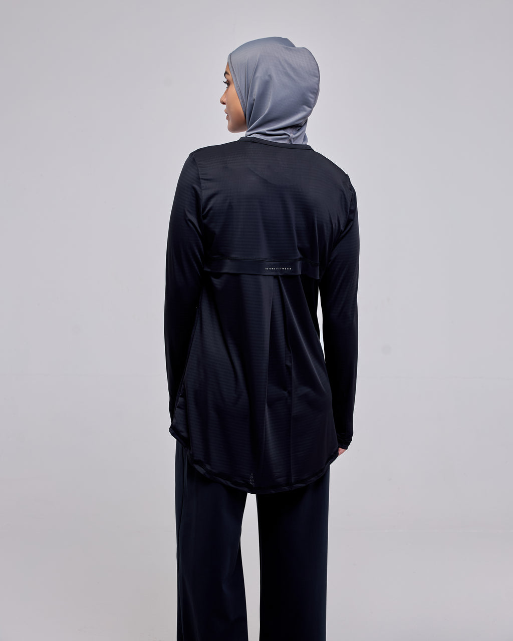 color:black