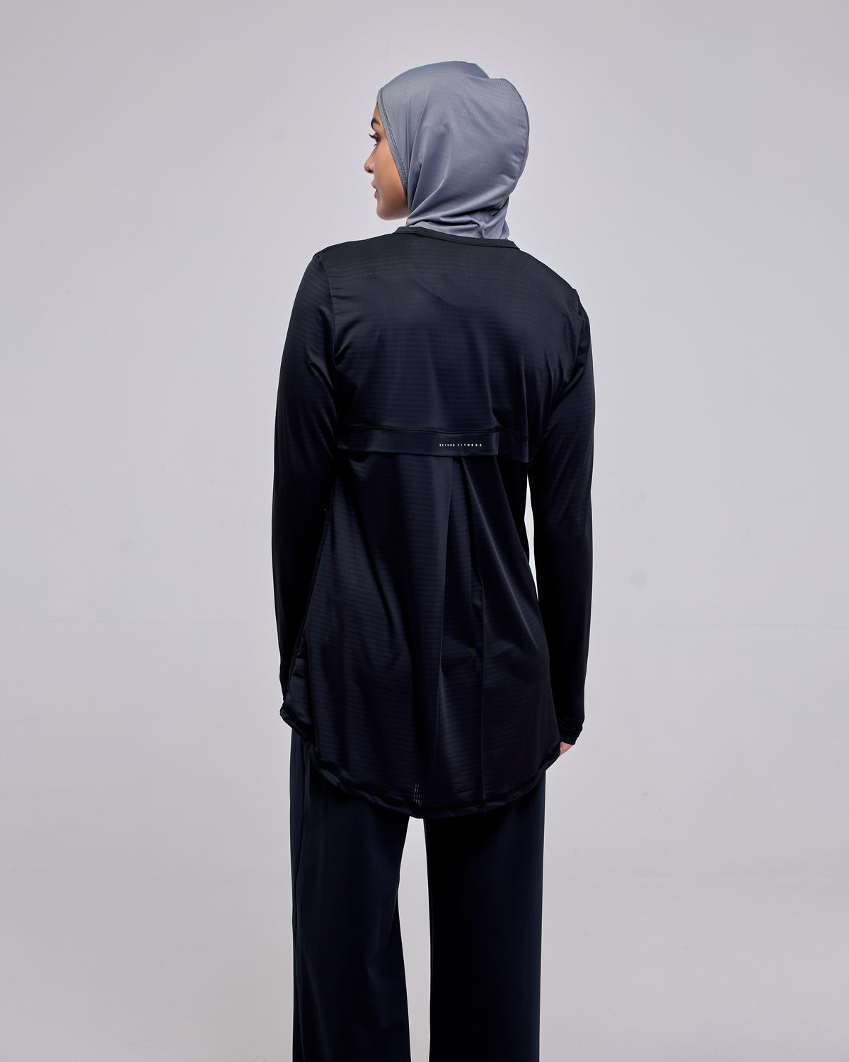 color:black