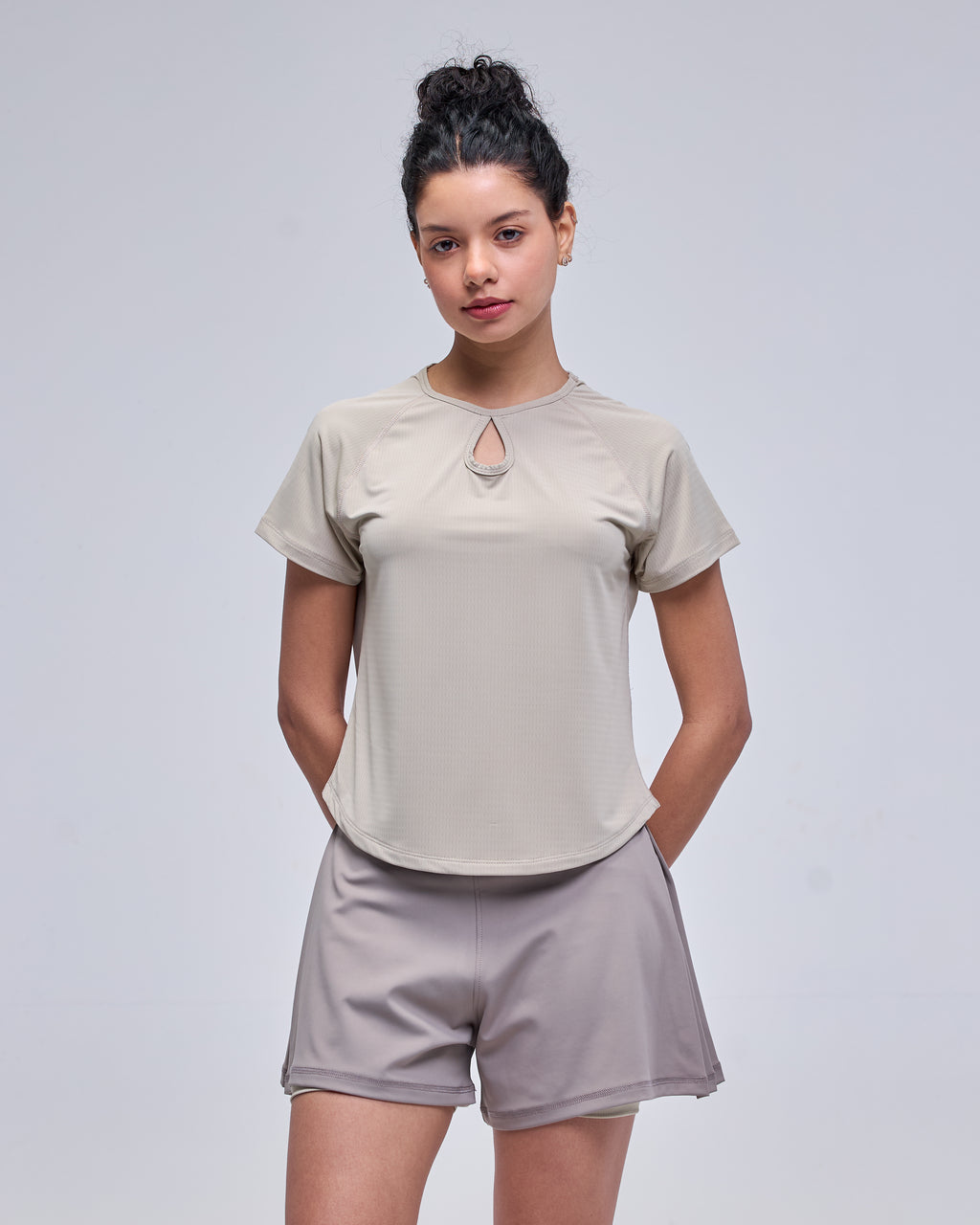 color:beige