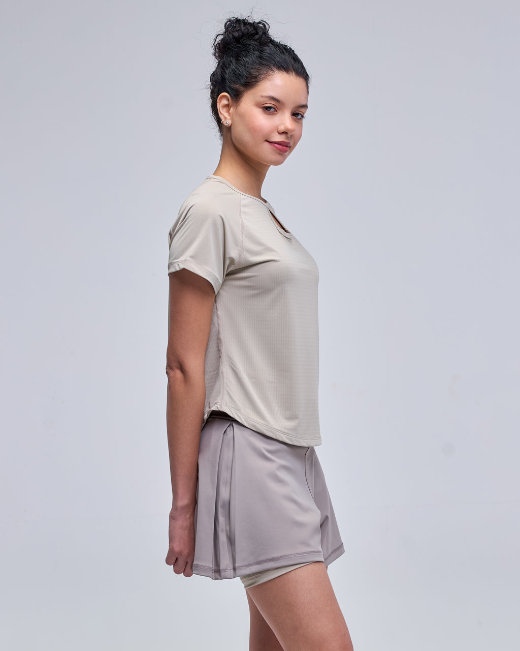 color:beige