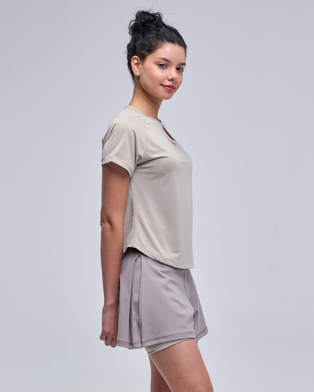 color:beige