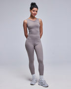 color:beige