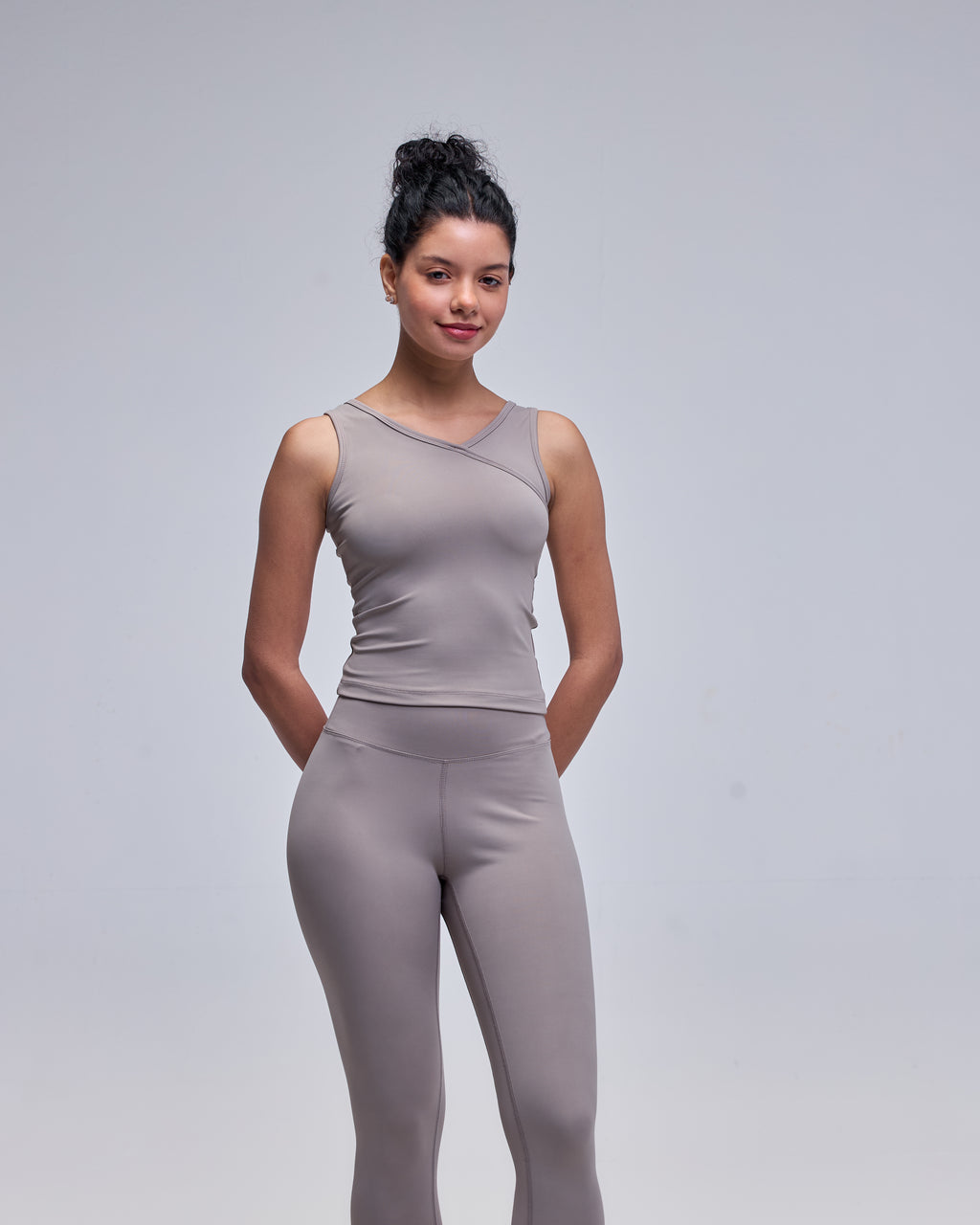 color:beige