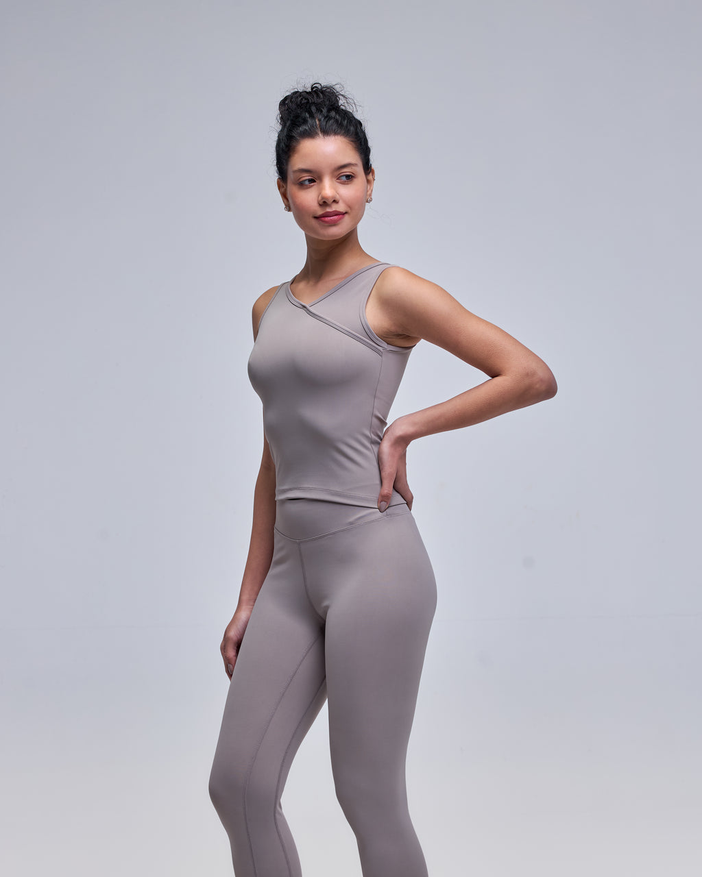 color:beige
