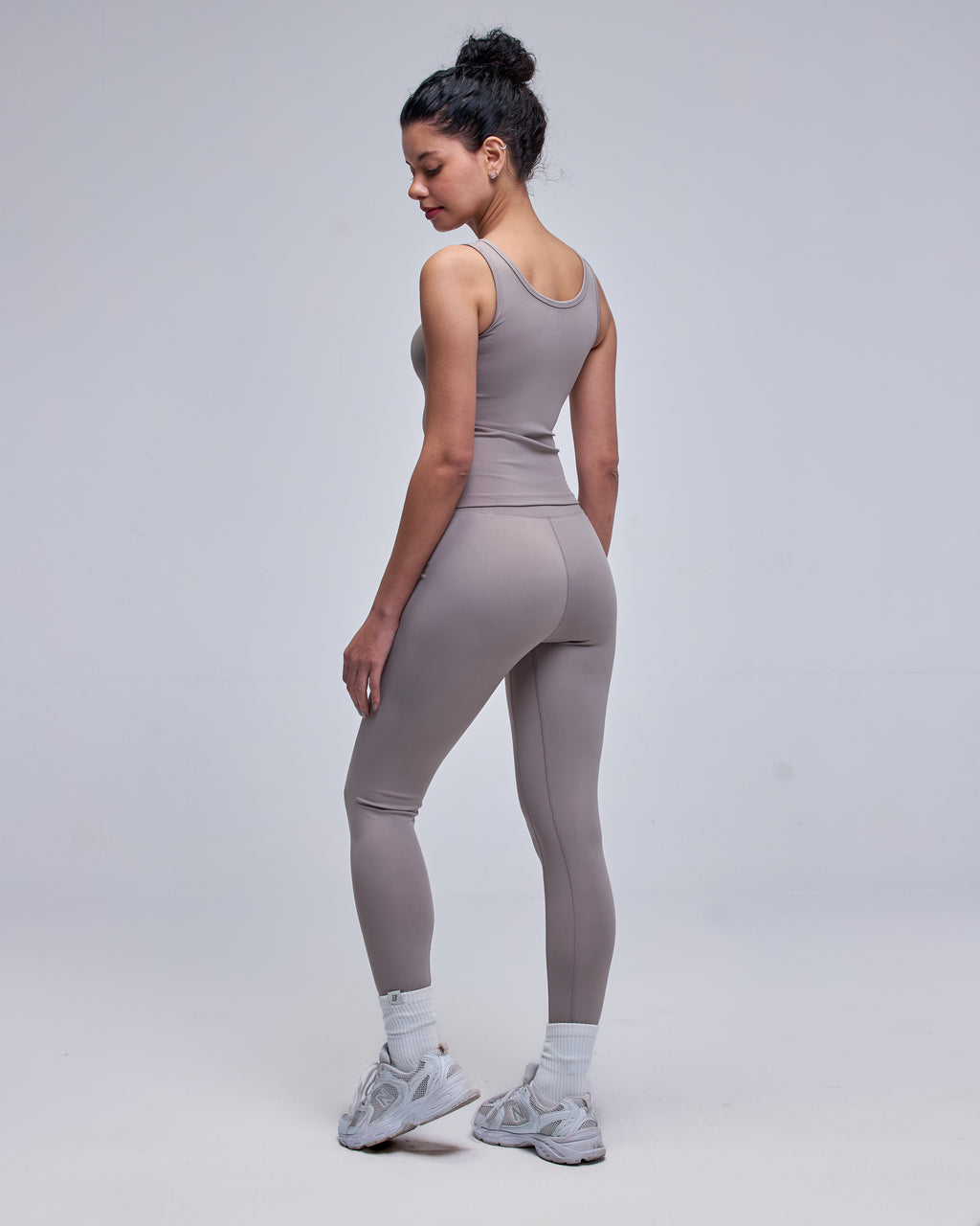 color:beige