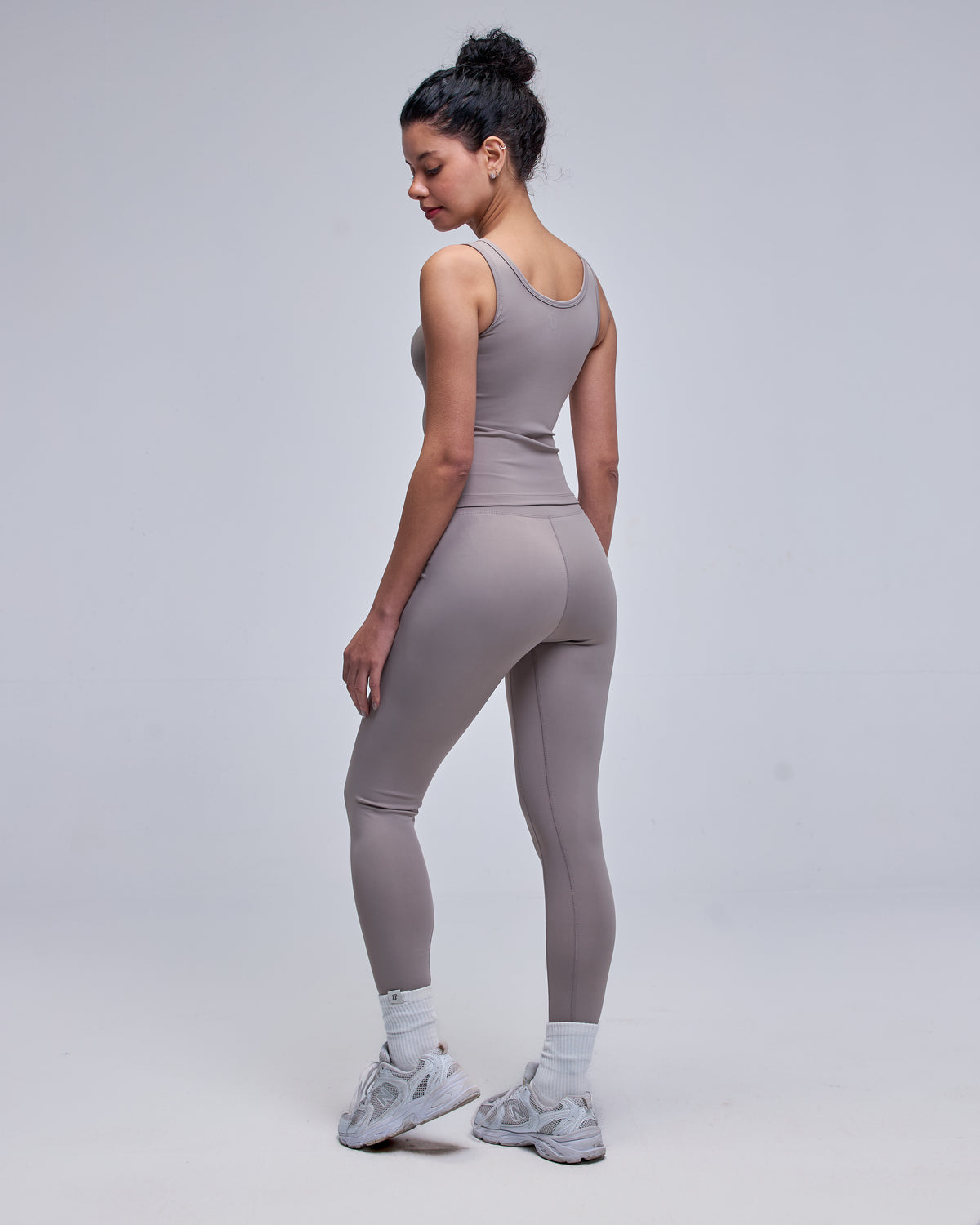 color:beige