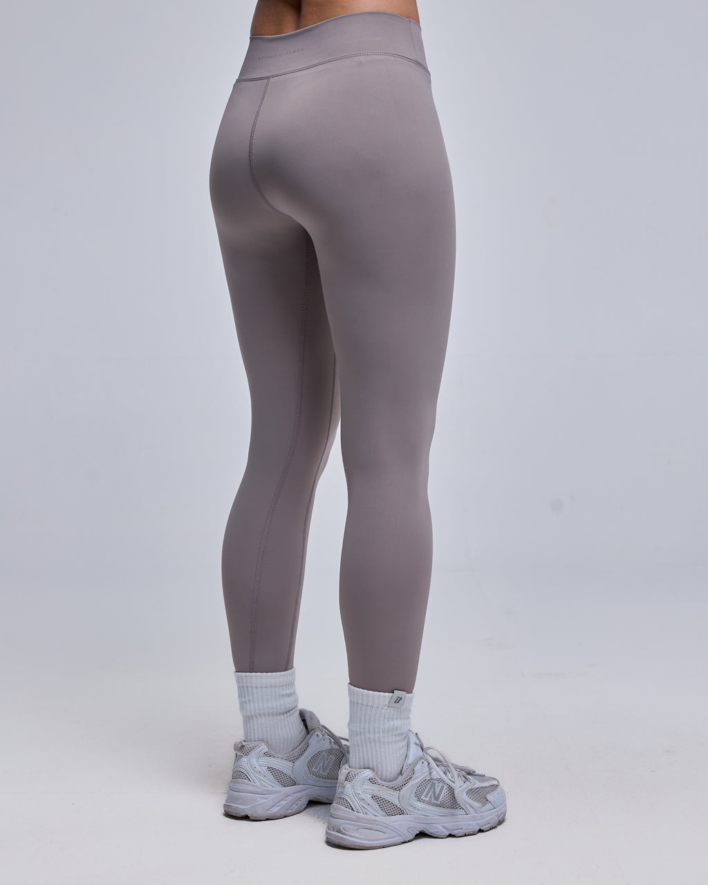color:beige