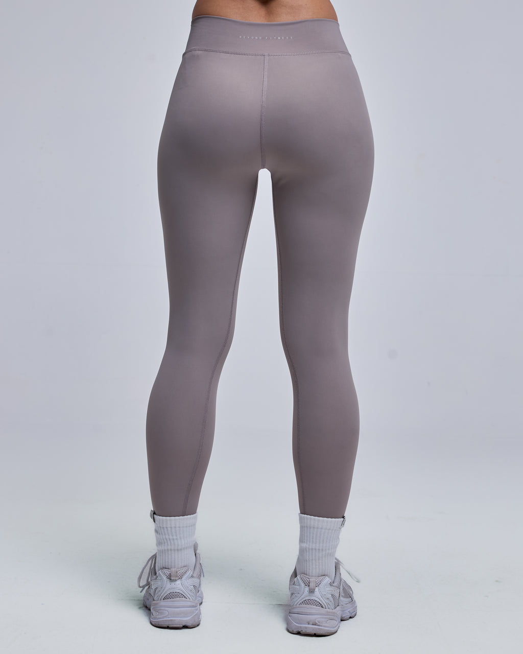 color:beige