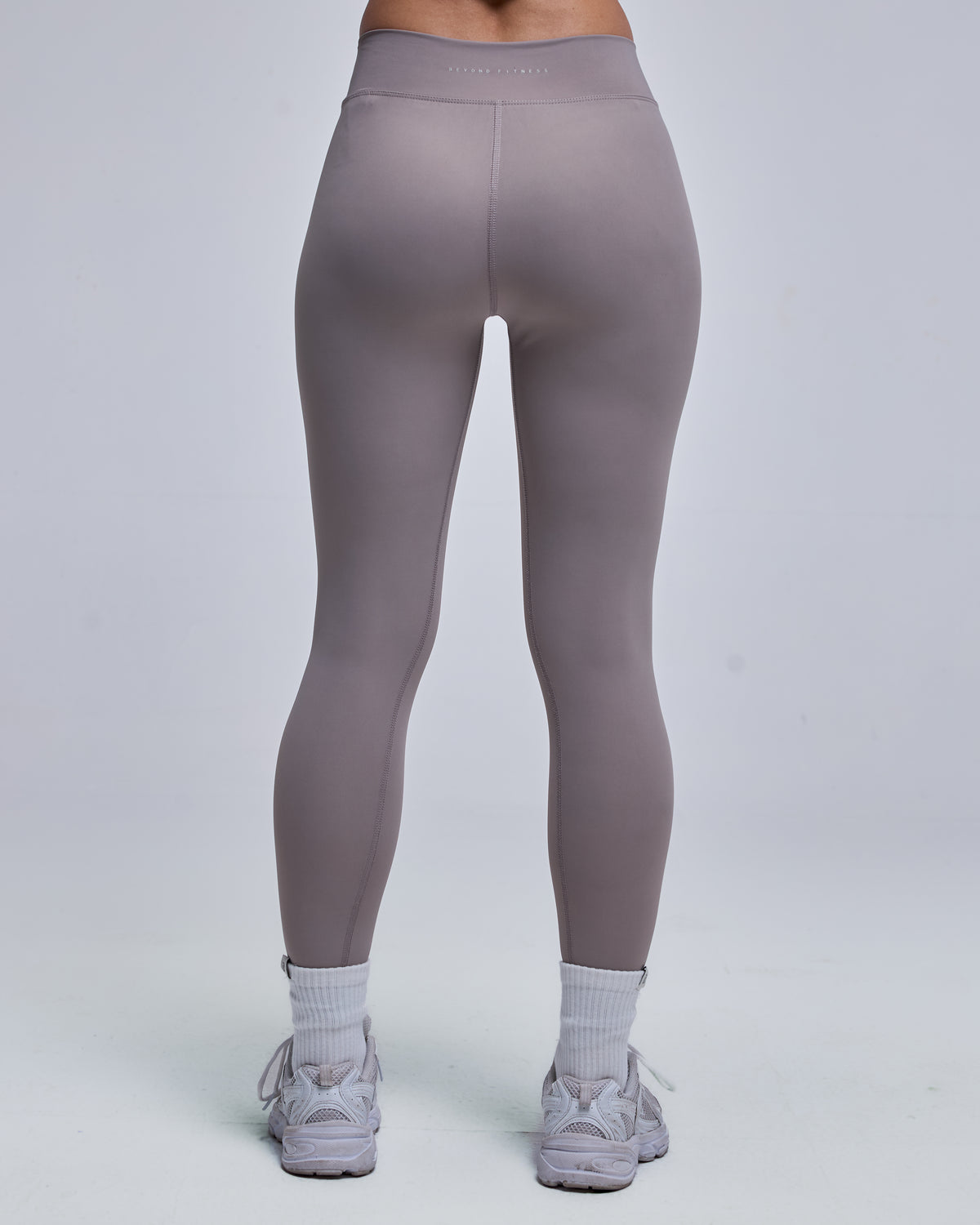 color:beige