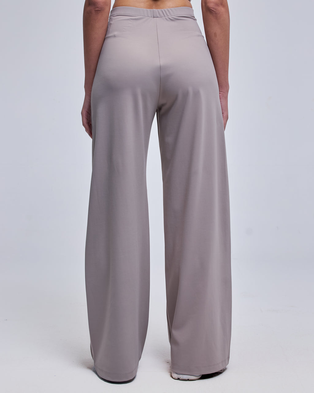 color:beige