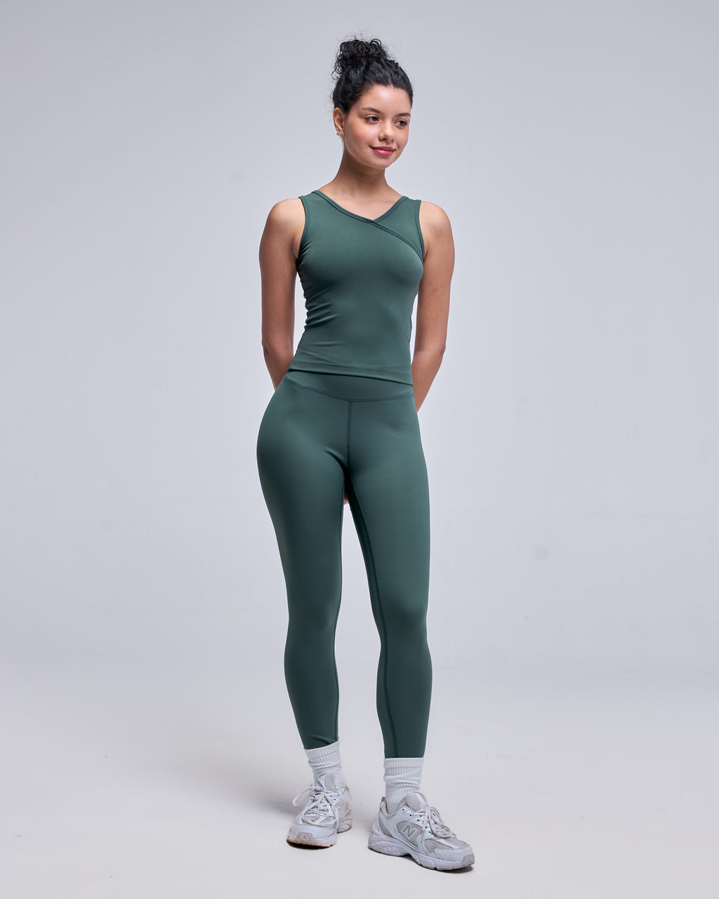 color:olive