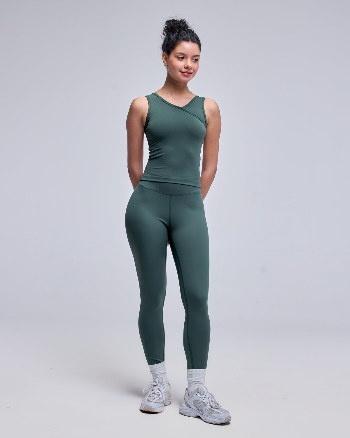 color:olive