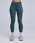 color:olive