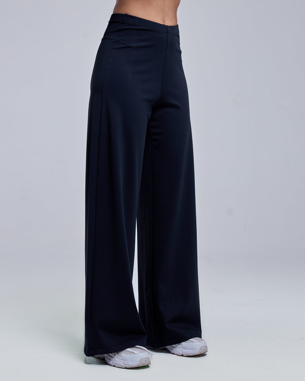 color:black