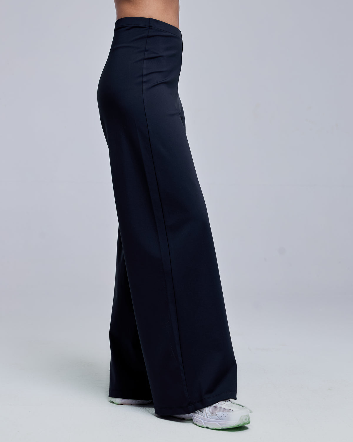 color:black