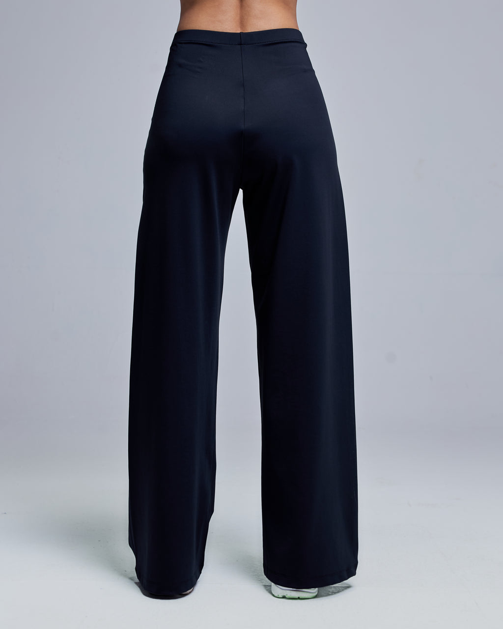 color:black