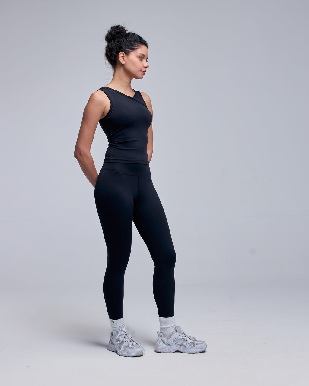 color:black