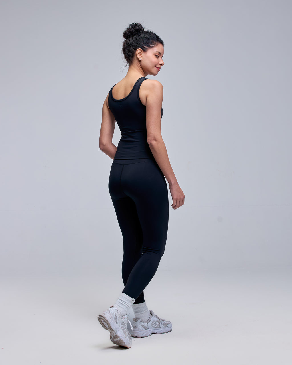 color:black