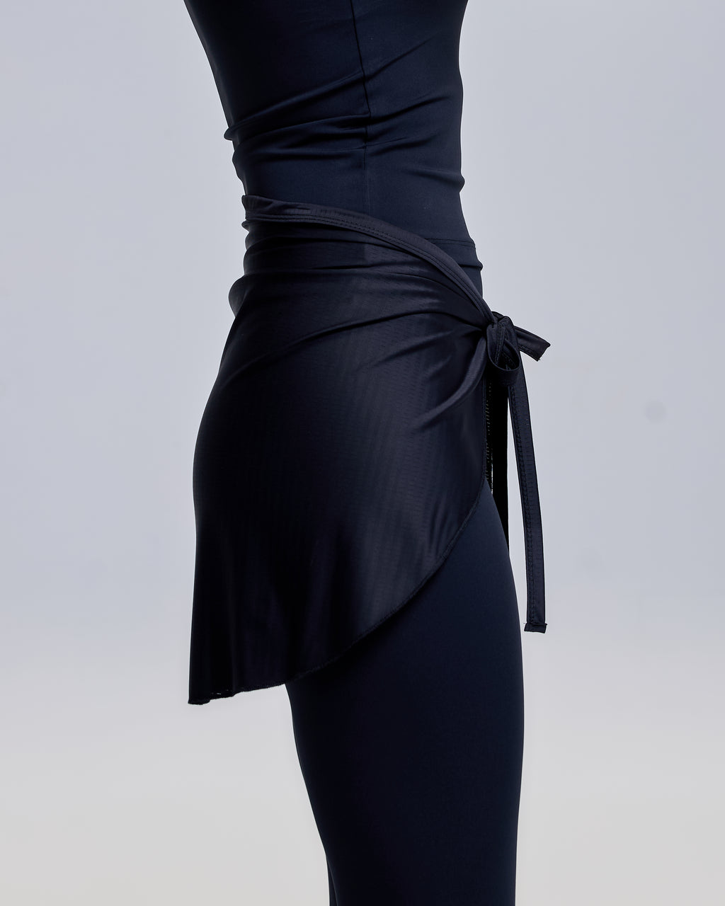 color:black