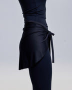 color:black