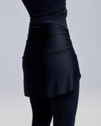 color:black