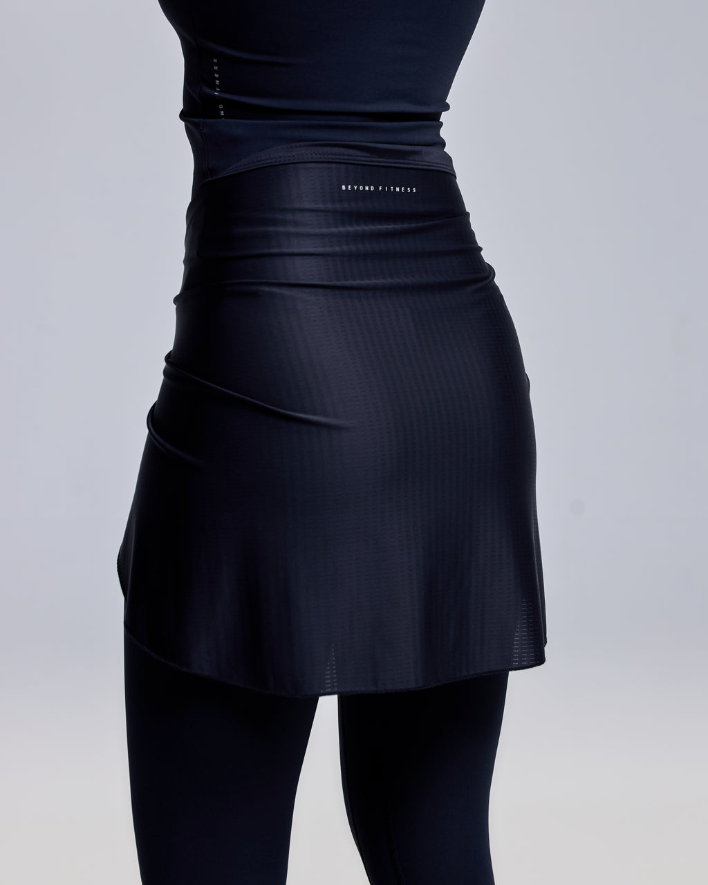 color:black