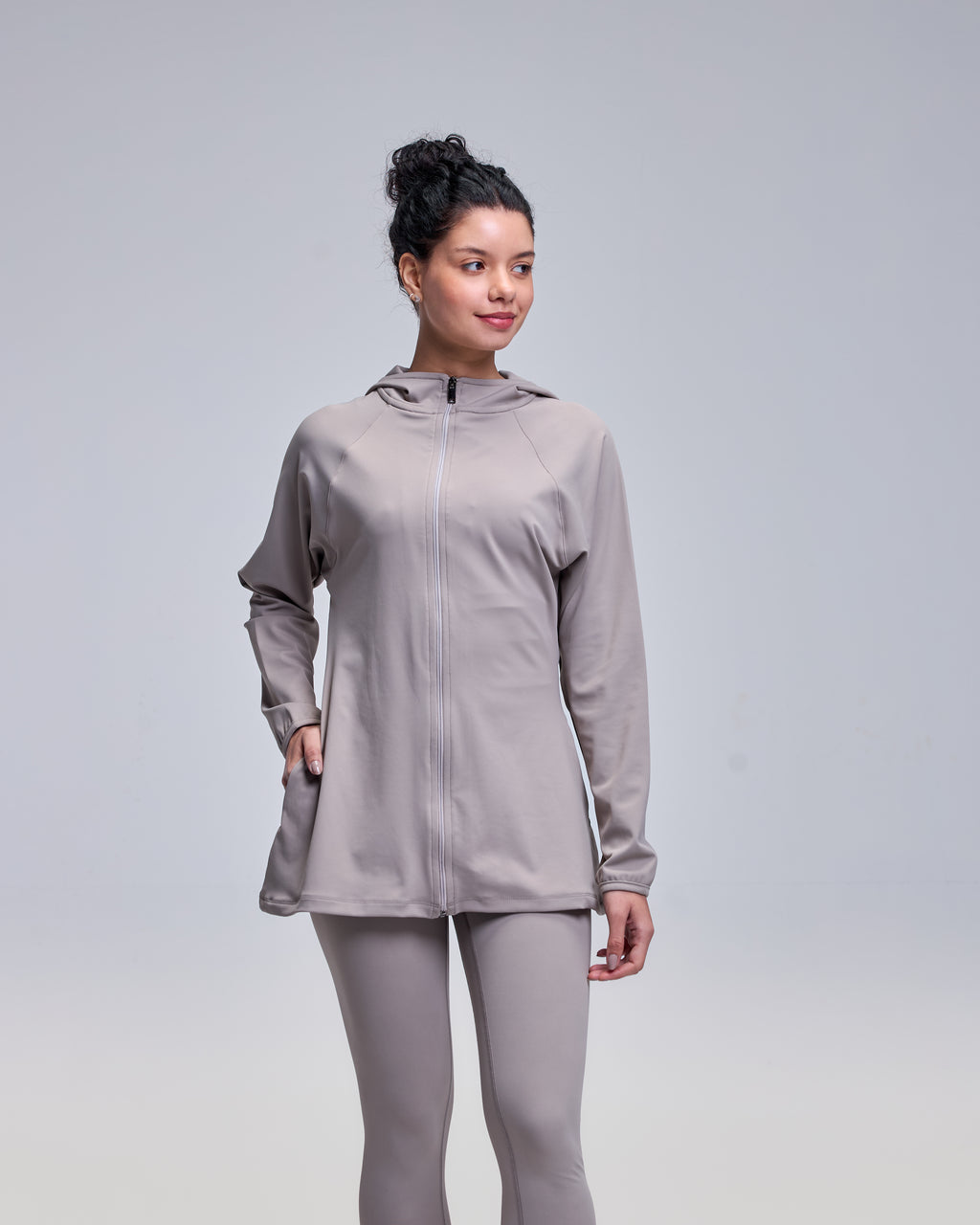 color:beige