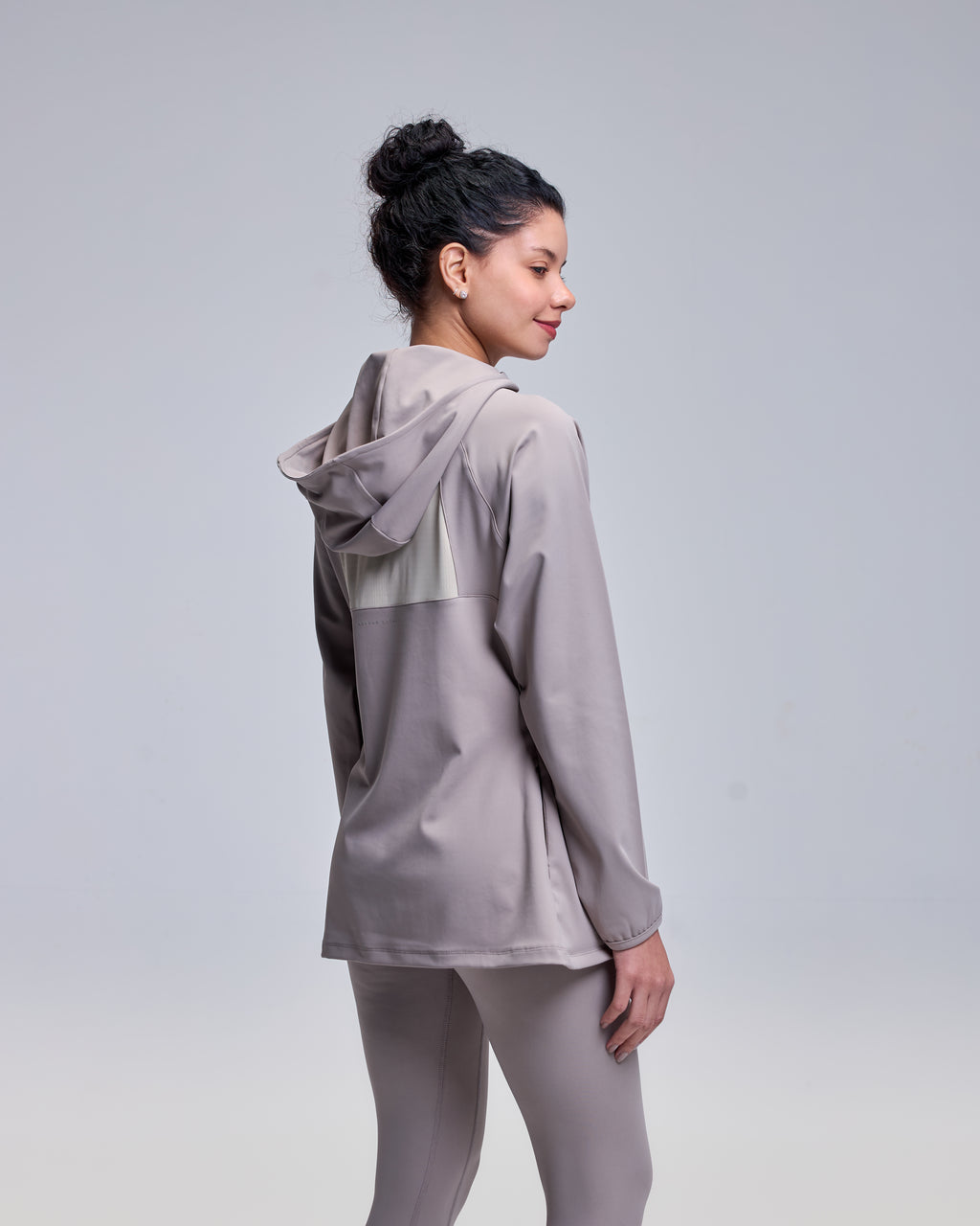 color:beige