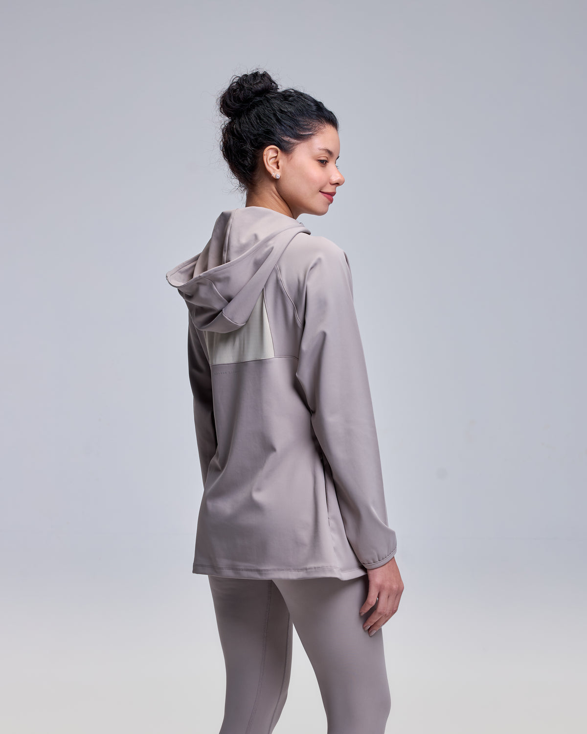 color:beige