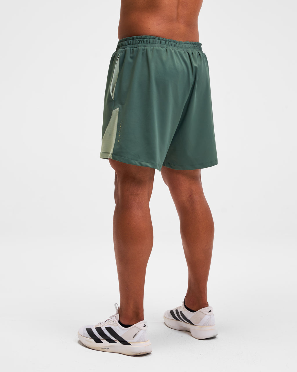 color:olive