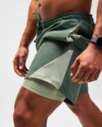 color:olive