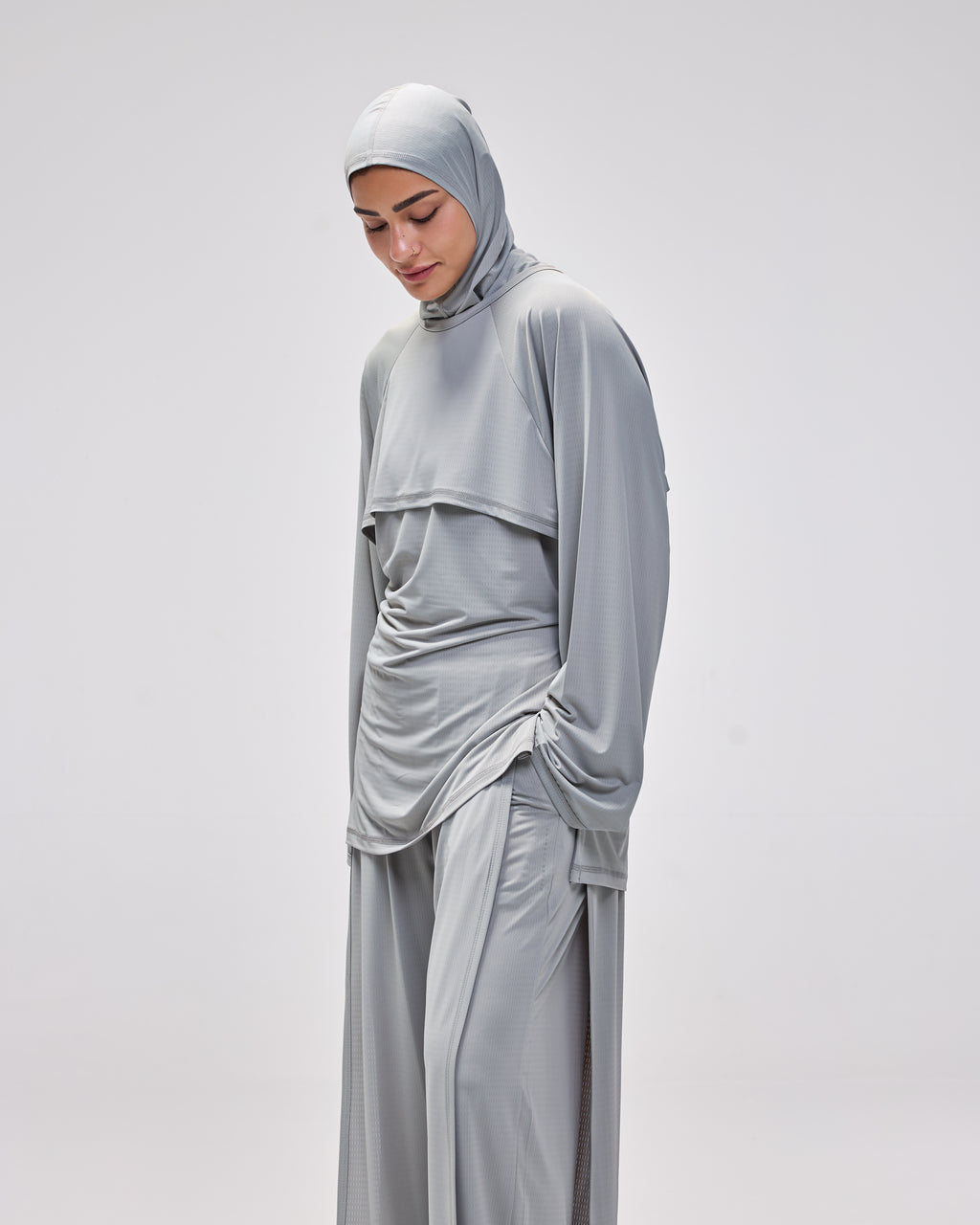 color:gray