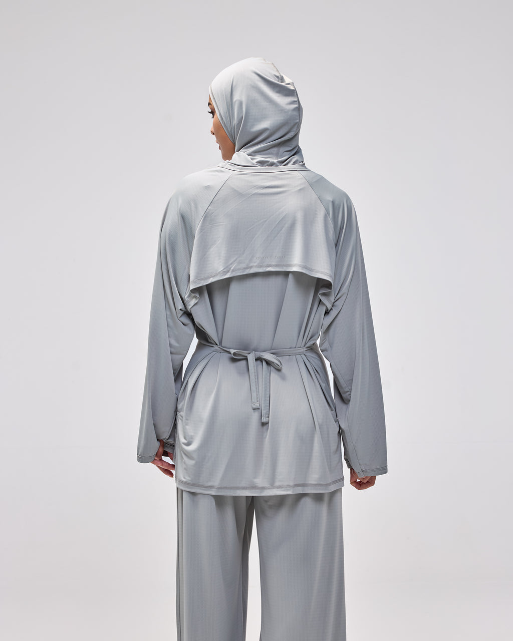 color:gray