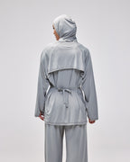 color:gray