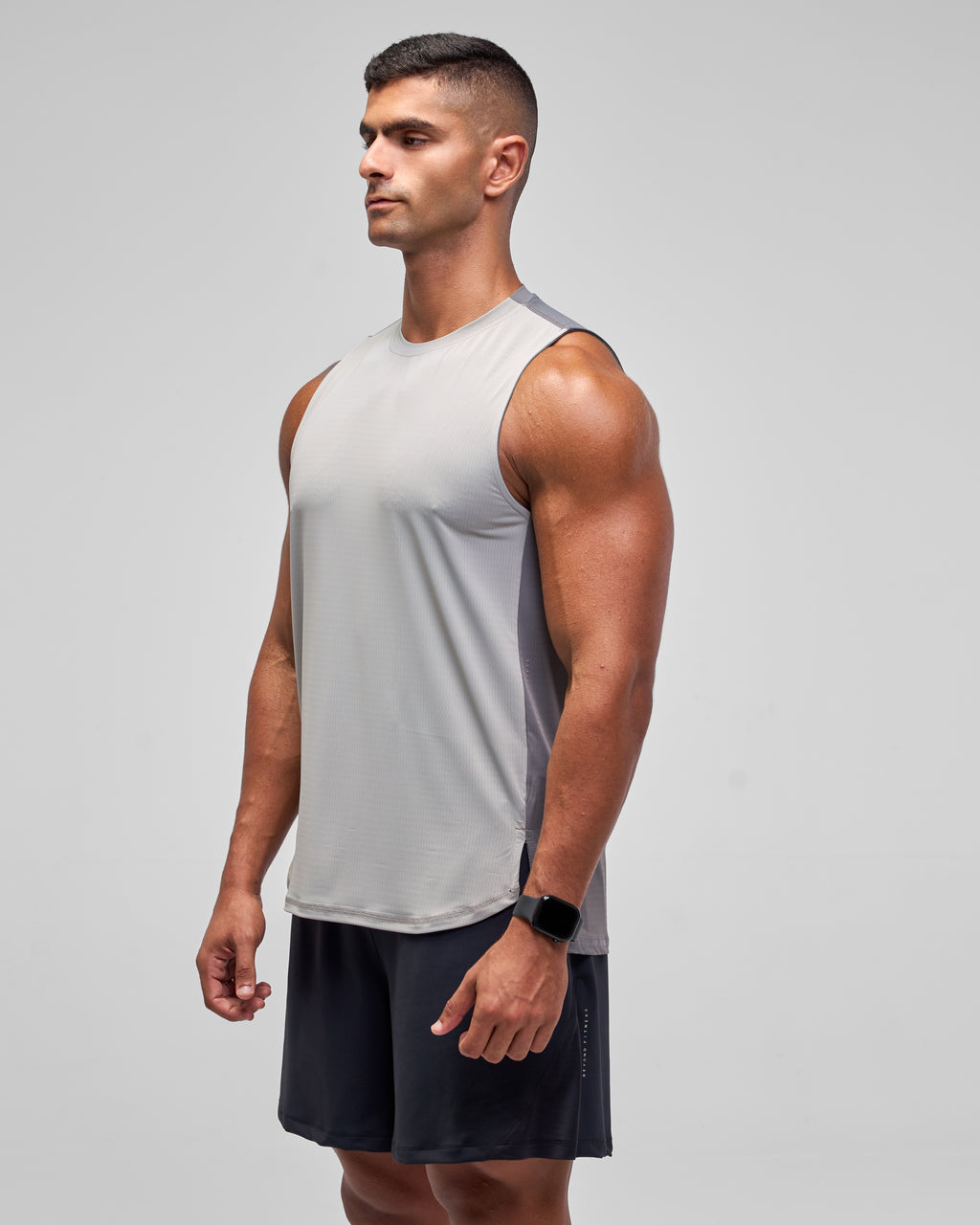 color:gray