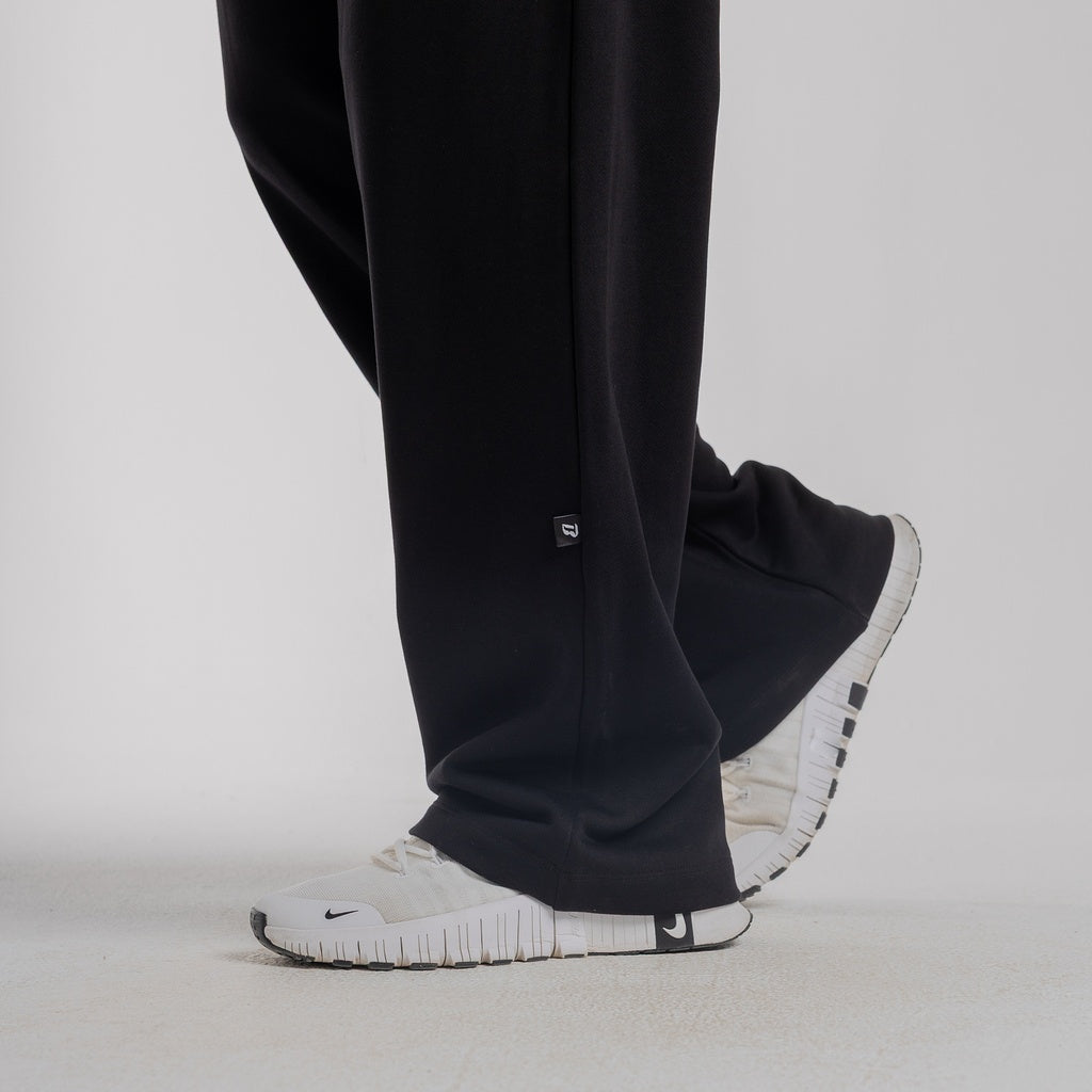 color:black