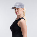 color:gray