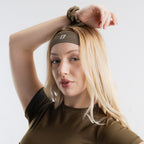color:olive