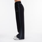color:black