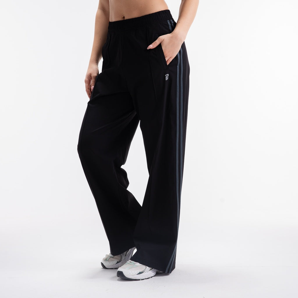 color:black