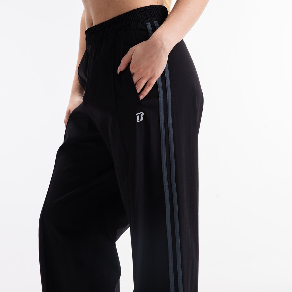 color:black