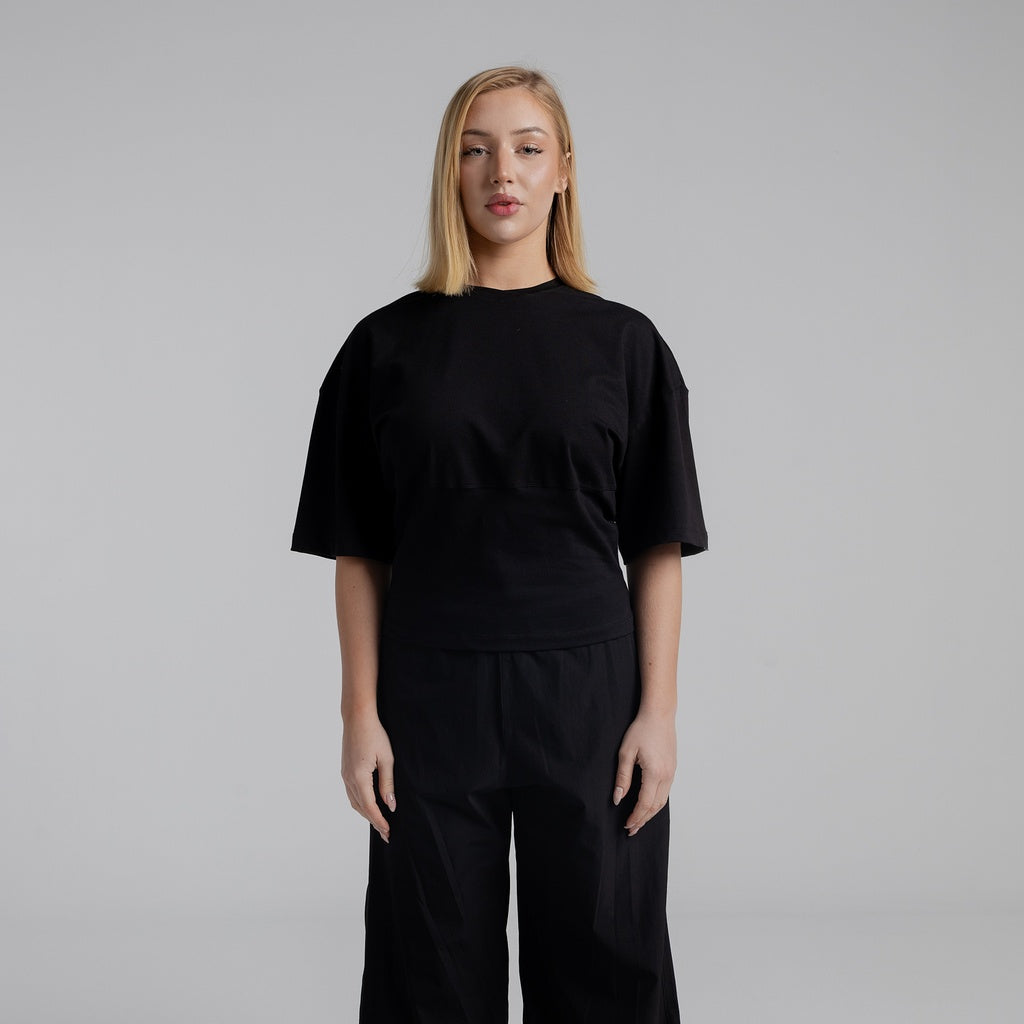 color:black